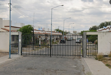 Casa en fraccionamiento en  Cerrada Del Atardecer, El Rehilete, Fraccionamiento Rehilete, Guanajuato, México