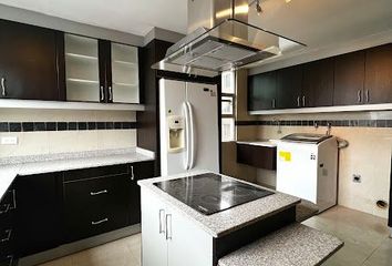 Departamento en  Avenida Republica Del Salvador, Quito, Ecuador