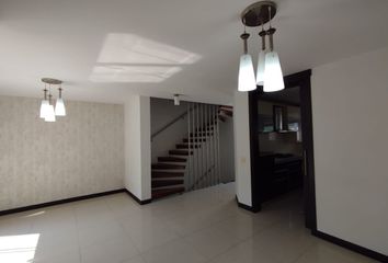 Casa en Pinares, Comuna Oriente, Pereira, Risaralda, Colombia