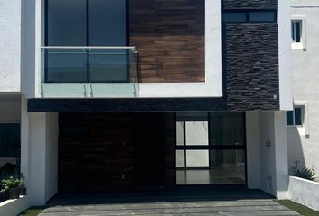 Casa en  Av. Río Blanco, Bosques Del Centinela, Zapopan, Jalisco, México