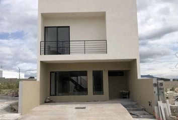 Casa en fraccionamiento en  Bosques De La Trinidad, Plan De Ayala Ampliación Sur, Tuxtla Gutiérrez, Chiapas, México