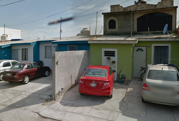 Casa en fraccionamiento en  Guillermo Anguiano 877, Infonavit Camino Real, 28043 Colima, Col., México