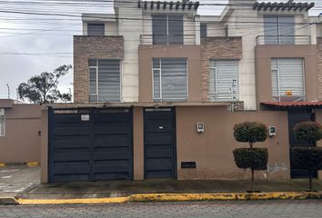 Casa en  Wh78+5f9, Quito 170206, Ecuador