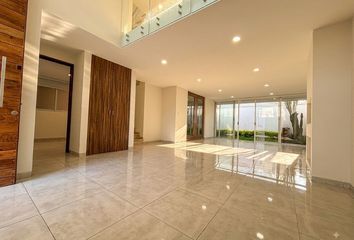 Casa en fraccionamiento en  Parque Guanajuato, Boulevard De Los Volcanes, Lomas De Angelópolis, Puebla, México