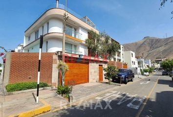 Departamento en  Los Medicos 345, Santiago De Surco, Perú