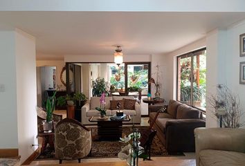 Apartamento en El Poblado, Medellín, Antioquia, Colombia