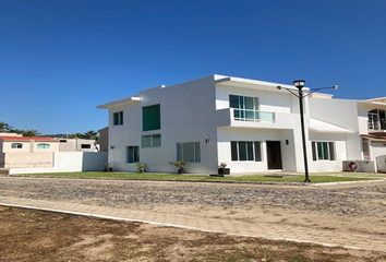 Casa en fraccionamiento en  Club Santiago, Manzanillo