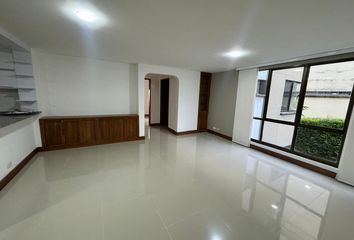 Apartamento en  Edificio Portón De Los Alpes, Calle 12, Pereira, Risaralda, Colombia