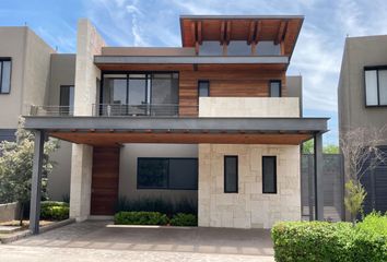 Casa en fraccionamiento en  Altozano El Nuevo Querétaro, Municipio De Querétaro