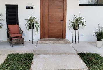 Casa en fraccionamiento en  Arbolada Residencial By Cumbres, Avenida Huayacán, Cancún, Quintana Roo, México