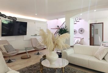 Casa en El Poblado, Medellín, Antioquia, Colombia
