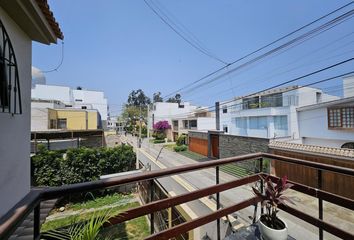 Departamento en  Alameda Del Lucero 241, Lima, Perú