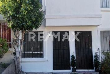 Casa en condominio en  Tierra Calida, Urbiquinta Del Cedro, Tijuana, Baja California, México