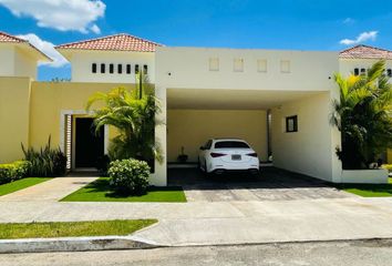 Casa en condominio en  Privada Santa Cruz, Merida - Motul Sm Km10 Lt 89, Conkal, Yucatán, México