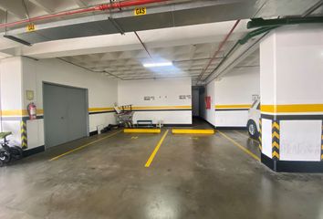 Parqueadero en  Rumipamba, Quito