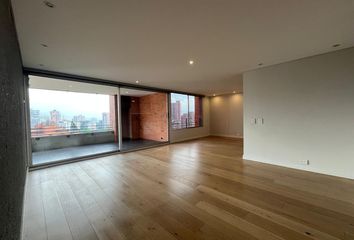 Apartamento en El Poblado, Medellín, Antioquia, Colombia