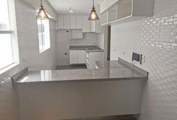 Departamento en  Avenida Casimiro Ulloa, Miraflores, Perú
