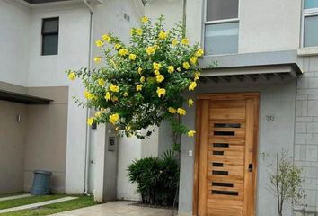 Casa en  La Aurora, Edificio Brickell Tower Km 11.5 Av. León F. Cordero, Km 11.5 Frente A El Sanduchón De, Ecuador