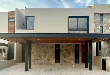 Condominio horizontal en  Altozano Querétaro, Anillo Vial Fray Junípero Serra, Santiago De Querétaro, Querétaro, México