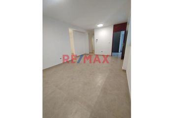 Departamento en  Urb. Santa Maria Del Pinar, C. Las Palmeras Oeste, Piura, Perú