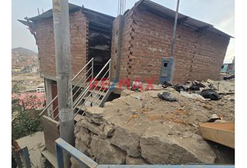Casa en  Calle Q 28, Villa El Salvador, Perú