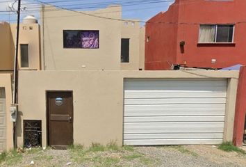 Casa en  Calle Constituyentes De 1917, Piedras Negras, Ensenada, Baja California, México
