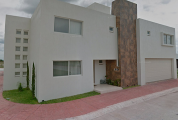 Casa en  Calle Monte Vettore 129, Residencial Trento, Irapuato, Guanajuato, México