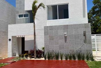 Casa en  Avenida La Rioja, Cancún, Quintana Roo, México