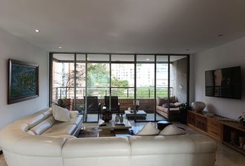 Apartamento en El Poblado, Medellín, Antioquia, Colombia
