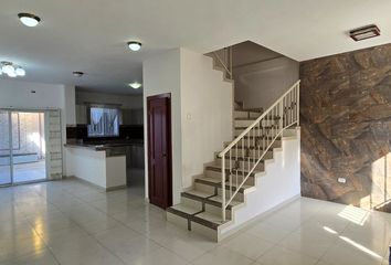 Casa en  17° Pasaje 5 Ne - Dr. Alfredo Ceballos Carrion 129, Guayaquil 090502, Ecuador