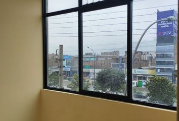 Local comercial en  Avenida Alfredo Mendiola 3599, Lima, Perú