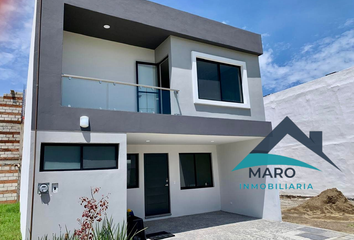 Casa en fraccionamiento en  Monterreal Residencial, San Juan Tlautla, Cholula De Rivadavia, Puebla, México