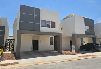 Casa en fraccionamiento en  Calle Valle Del Sol & Calle Valle De Arareco, Juárez, Chihuahua, México