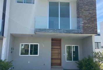 Casa en  Avenida Terranostra, Bellaterra, San Agustín, Tlajomulco De Zúñiga, Jalisco, 45645, Mex