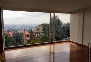 Apartment for rent in Chicó Alto, Bogotá