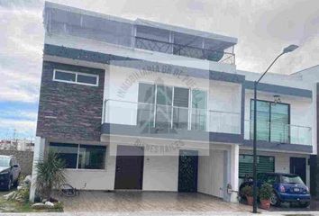 Casa en  Fraccionamiento La Mezza, Calle La Mesa, Residencial La Mezza, San Andrés Cholula, Puebla, México
