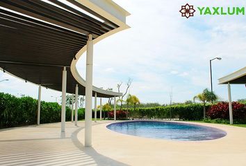 Lote de Terreno en  Residencial Yaxlum, Conkal-yaxkukul, Yaxkukul, Yucatán, México