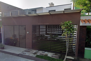 Casa en  Calle Gardenias 110, Blancas Mariposas, 86170 Villahermosa, Tabasco, México