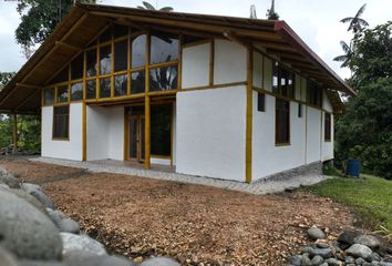 Casa en  3xj2+gcm, Pedro Vicente Maldonado, Ecuador