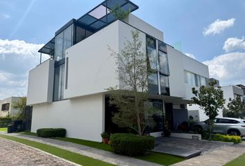 Casa en fraccionamiento en  Circuito Del Bosque 174, Bosques Vallarta, Zapopan, Jalisco, México