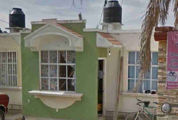 Casa en fraccionamiento en  Jardindes De La Victoria, Silao