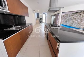 Casa en fraccionamiento en  Aqua Residencial, Avenida Huayacán, Cancún, Quintana Roo, México