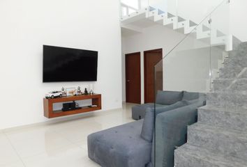 Casa en fraccionamiento en  Residencial Cumbres, Calle Monte Vinsón, Cancún, Quintana Roo, México