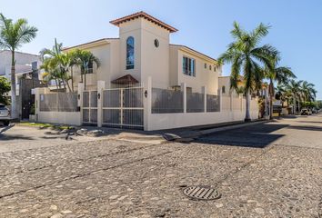 Casa en  Fluvial Vallarta, Puerto Vallarta, Jalisco, México