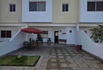 Casa en  Carlos Espinoza Larrea, Salinas