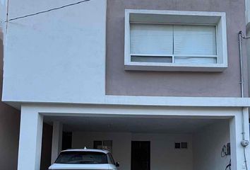 Casa en fraccionamiento en  Galerías De Camino Real 2o Sector, Guadalupe, Nuevo León, México