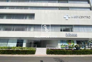 Local en  Torre Medica “medicentro”, Avenida 10ma. Norte, Machala, Ecuador