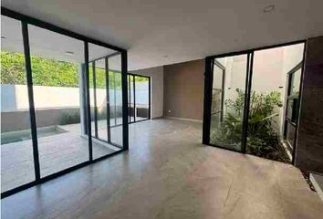 Casa en  Vía Cumbres, Avenida Huayacán, Cancún, Quintana Roo, México