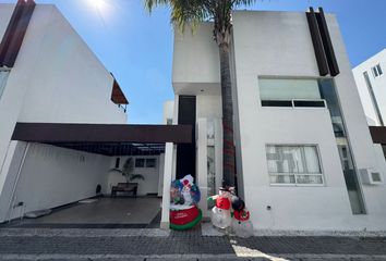 Casa en  Fraccionamiento Cuacualzin, Avenida De Los Fresnos, Barrio De Jesús Tlatempa, Cholula De Rivadavia, Puebla, México