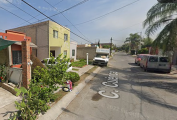 Casa en  C. Cuėnca, Hacienda Santa Fe, Jalisco, México